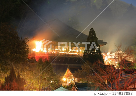 【奈良県】東大寺二月堂の修二会(お水取り) 【奈良県】東大寺二月堂の修二会(お水取り) 134937888