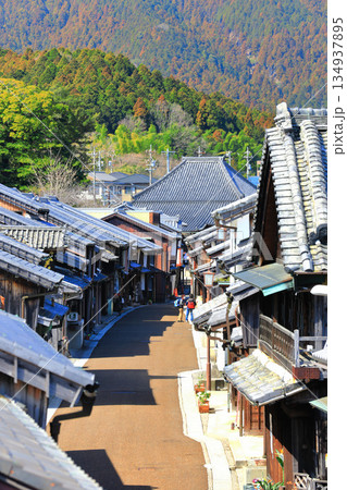 【三重県】晴天の関町関宿伝統的建造物群 134937895