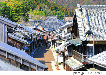 【三重県】晴天の関町関宿伝統的建造物群 134937896