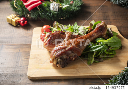 スモークターキーレッグ　クリスマス 134937975