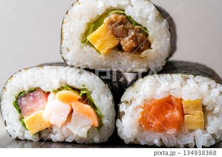 【食べ物素材】恵方巻 134938368