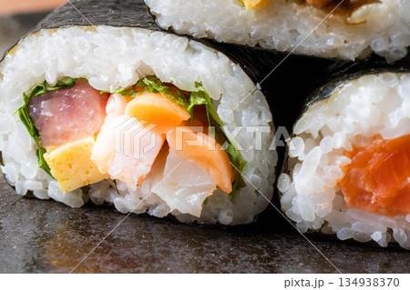 【食べ物素材】恵方巻 【食べ物素材】恵方巻 134938370