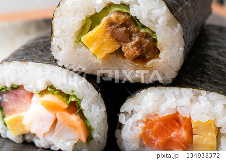 【食べ物素材】恵方巻 134938372