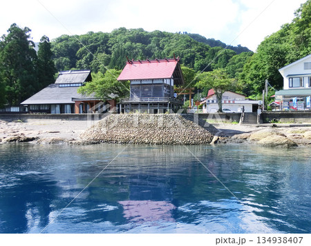 田沢湖の漢槎宮（浮木神社）（秋田県仙北市） 134938407