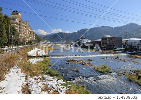 冬の三朝温泉　9 134938632