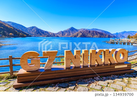 栃木県　日光市　秋の中禅寺湖 134939700