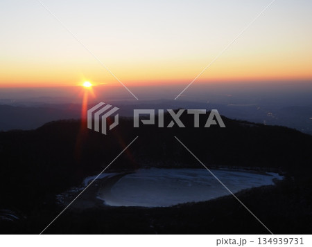 寒い冬の朝の日の出（20251223065019） 134939731