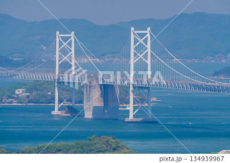 《香川県》瀬戸大橋をのぞむ街並み・青ノ山の眺望 134939967