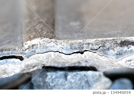 クローズアップ玄関タイルのエフロレッセンス（白華現象） 134940059
