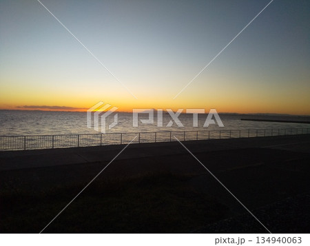 夕焼けの中に富士山 夕焼けの中に富士山 134940063