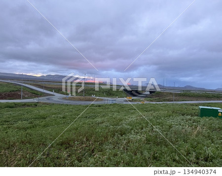 2024年8月22日アイスランド南西部、ドゥフヌークスギガル付近で発生した噴火の風景です。 134940374