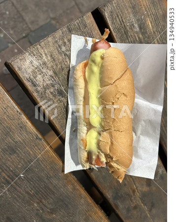 アイスランドの首都、レイキャビクの繁華街で買った宇宙一美味しいバイヤリンス・ベストのホットドッグ。 アイスランドの首都、レイキャビクの繁華街で買った宇宙一美味しいバイヤリンス・ベストのホットドッグ。 134940533