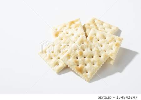 サクサクのクラッカー サクサクのクラッカー 134942247