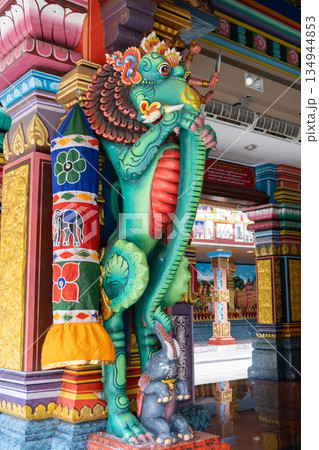 スリ・マハ・マリアマン寺院 神像彫刻, クアラルンプール, マレーシア スリ・マハ・マリアマン寺院 神像彫刻, クアラルンプール, マレーシア 134944853