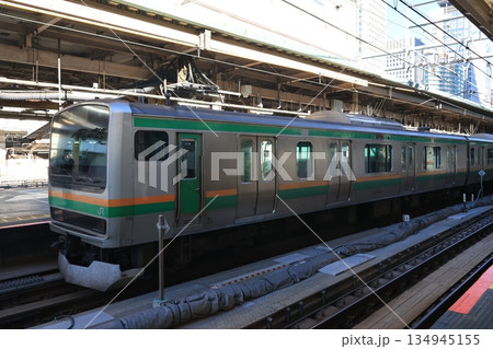 東京駅に停車中の上野東京ラインの電車 東京駅に停車中の上野東京ラインの電車 134945155