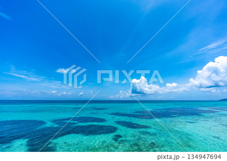 【沖縄県】池間島の美しい海 【沖縄県】池間島の美しい海 134947694
