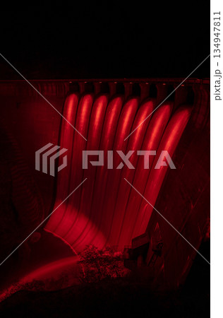 宮城県/ 限定イベント「レインボーすだれ放流」時の鳴子ダムすだれ放流ライトアップ 宮城県/ 限定イベント「レインボーすだれ放流」時の鳴子ダムすだれ放流ライトアップ 134947811