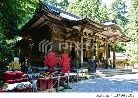 南足柄市　大雄山最乗寺の御真殿と下駄 134948205