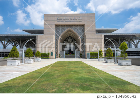 アイアンモスク 近代的なモスク建築, プトラジャヤ, マレーシア 134950342