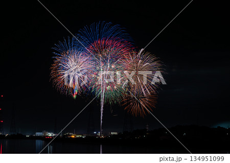 田原市の渥美半島花火大会の風景(愛知県) 田原市の渥美半島花火大会の風景(愛知県) 134951099