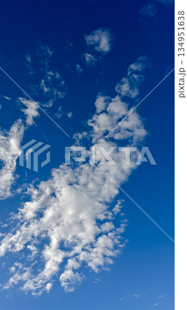 空素材(縦構図) 空素材(縦構図) 134951638