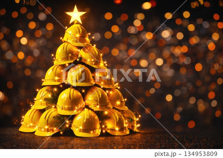 Creative Christmas Tree Made of Yellow...のイラスト素材 [134953809] - PIXTA