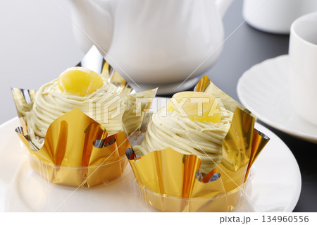 濃厚モンブランと温かい紅茶のセット 134960556