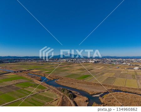都城市と霧島連山空撮 134960862