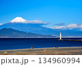 静岡 清水の三保真崎海岸で長秒撮影で雲を動かして撮った富士山 静岡 清水の三保真崎海岸で長秒撮影で雲を動かして撮った富士山 134960994
