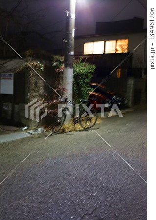 街灯のしたの自転車 街灯のしたの自転車 134961206