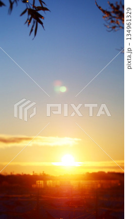 神秘的な朝焼けの空 神秘的な朝焼けの空 134961329