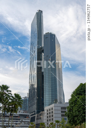 KLCC 超高層ビル群と都市景観, クアラルンプール, マレーシア 134962757