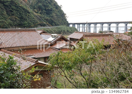 惣郷鉄橋と民家 惣郷鉄橋と民家 134962784