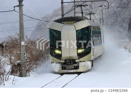 雪国・南会津…凍てつく鉄路を行く【特急リバティ】500系 雪国・南会津…凍てつく鉄路を行く【特急リバティ】500系 134963266