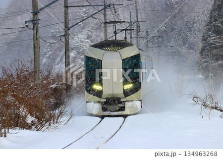 雪国・南会津…凍てつく鉄路を行く【特急リバティ】500系 134963268