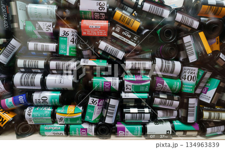 大量の使用済みフィルム 大量の使用済みフィルム 134963839