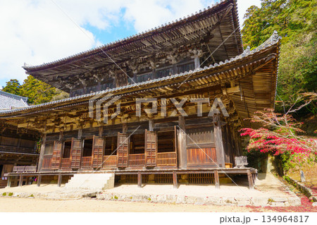秋の兵庫県姫路市の書写山円教寺の大講堂 秋の兵庫県姫路市の書写山円教寺の大講堂 134964817