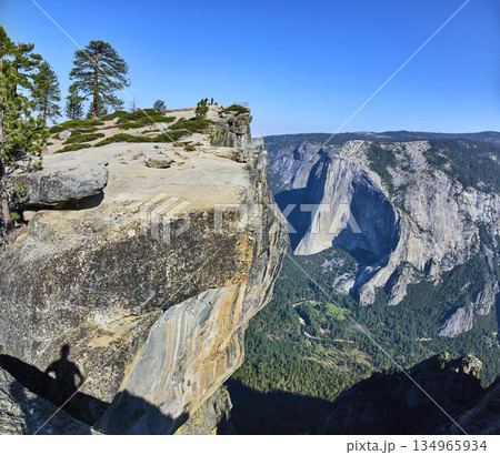 Panorama Taft Point Cliff Edge with El Capitan and Forest Valley in Yosemite 134965934