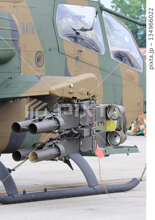 AH-1S攻撃ヘリコプターのTOWミサイルランチャー AH-1S攻撃ヘリコプターのTOWミサイルランチャー 134966022