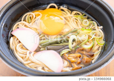 おいしい月見山菜蕎麦 134966068