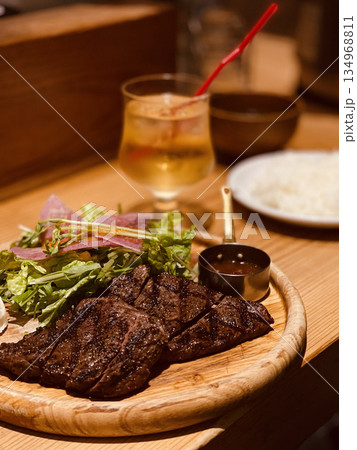 牛肉 ビーフ 肉 134968811