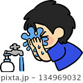 洗顔 134969032