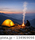 山頂のキャンプ 134969098