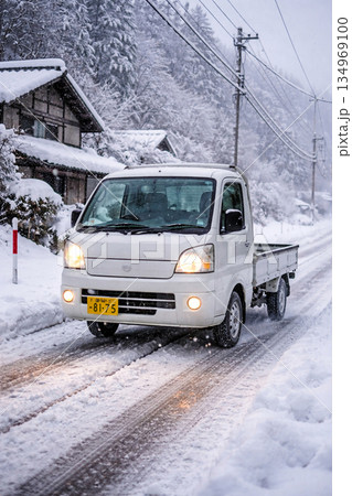 冬の軽トラ 134969100