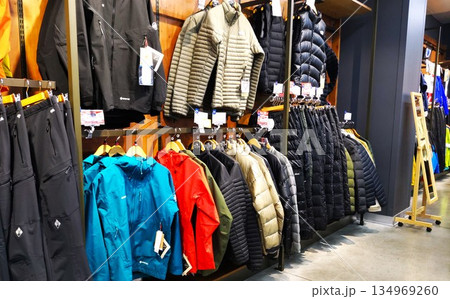 アウトドア用品店 アウトドア用品店 134969260