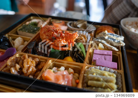 日本の一般家庭のとても美味しい正月料理 134969809