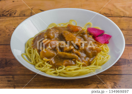 カレー焼きそば 134969897