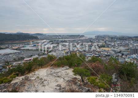 日本の兵庫県赤穂市の雄鷹台山のとても美しい風景 134970091