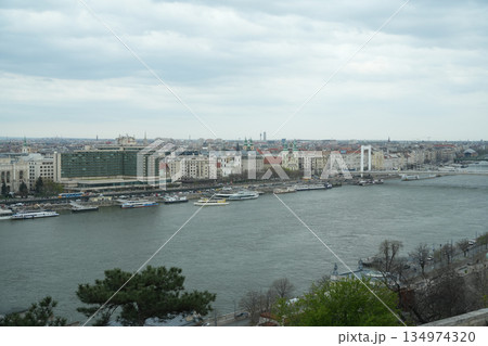 ハンガリー_ブダ城 134974320