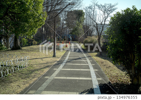 東京都北区赤羽緑道公園　陸軍兵器補給廠専用線廃線跡 134976355